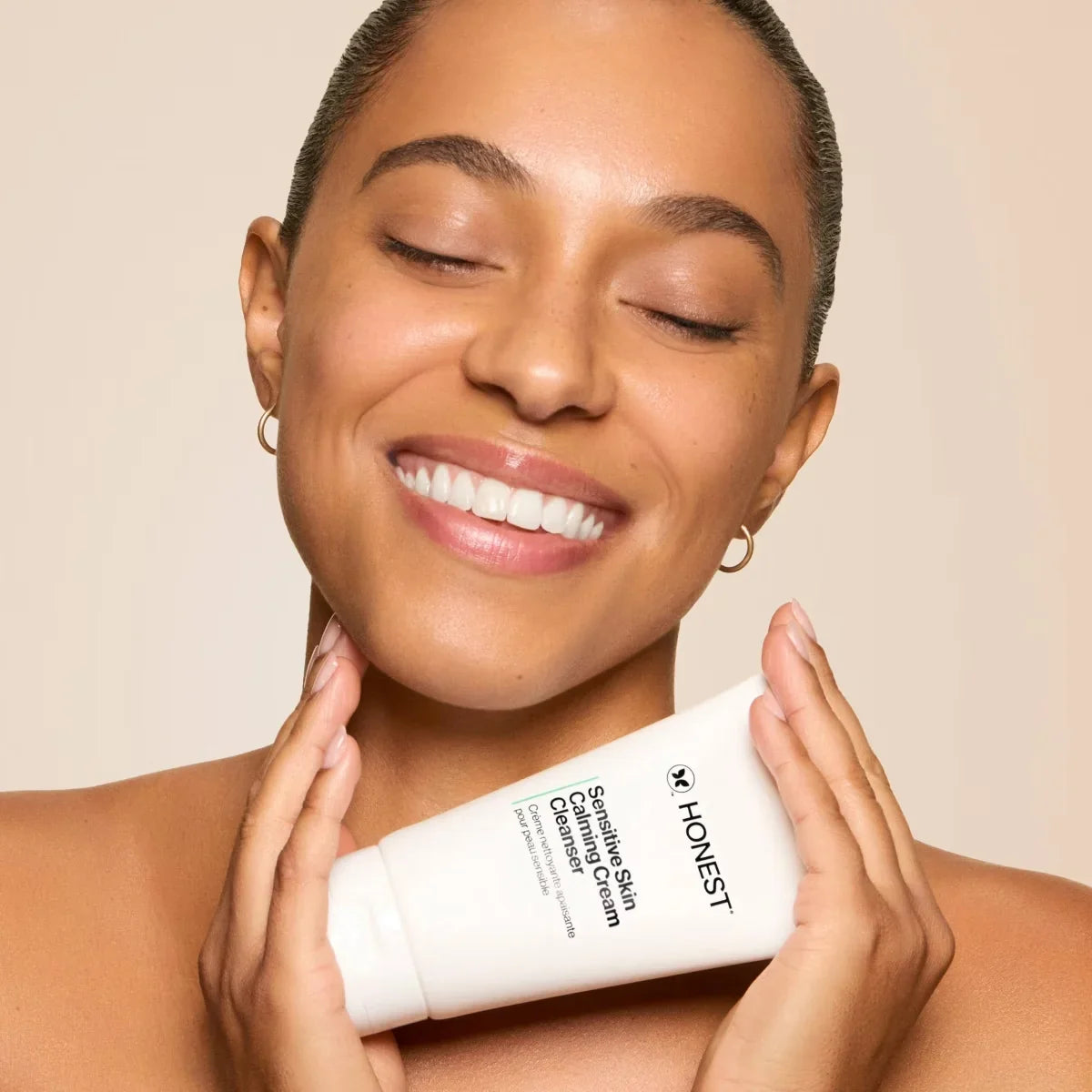 Honest Beauty Sensitive Skin Calming Cream Cleanser with Hyaluronic and Amino Acids - 4 fl oz